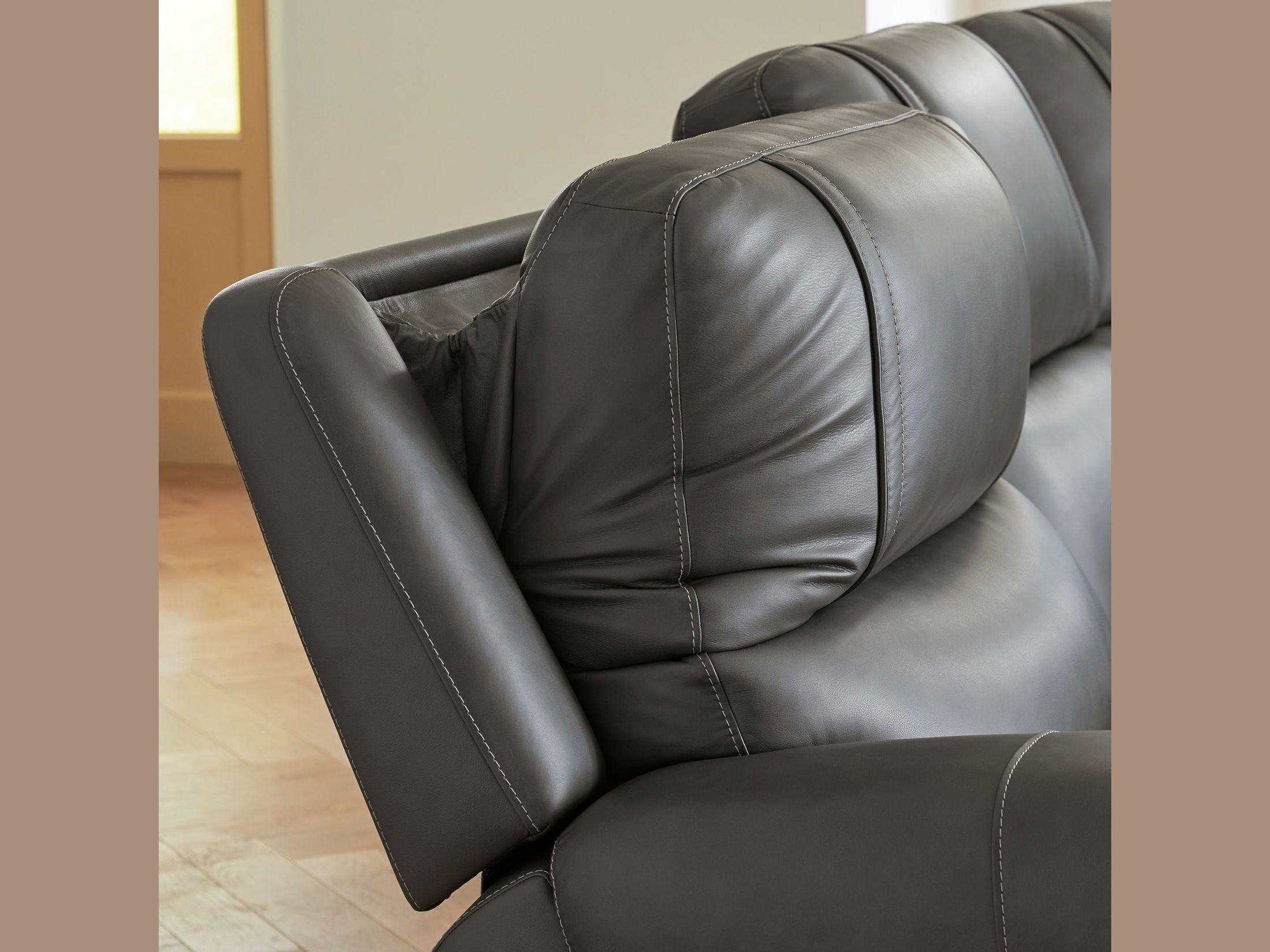 5Z-Harrenhurst - Power Reclining Sectional