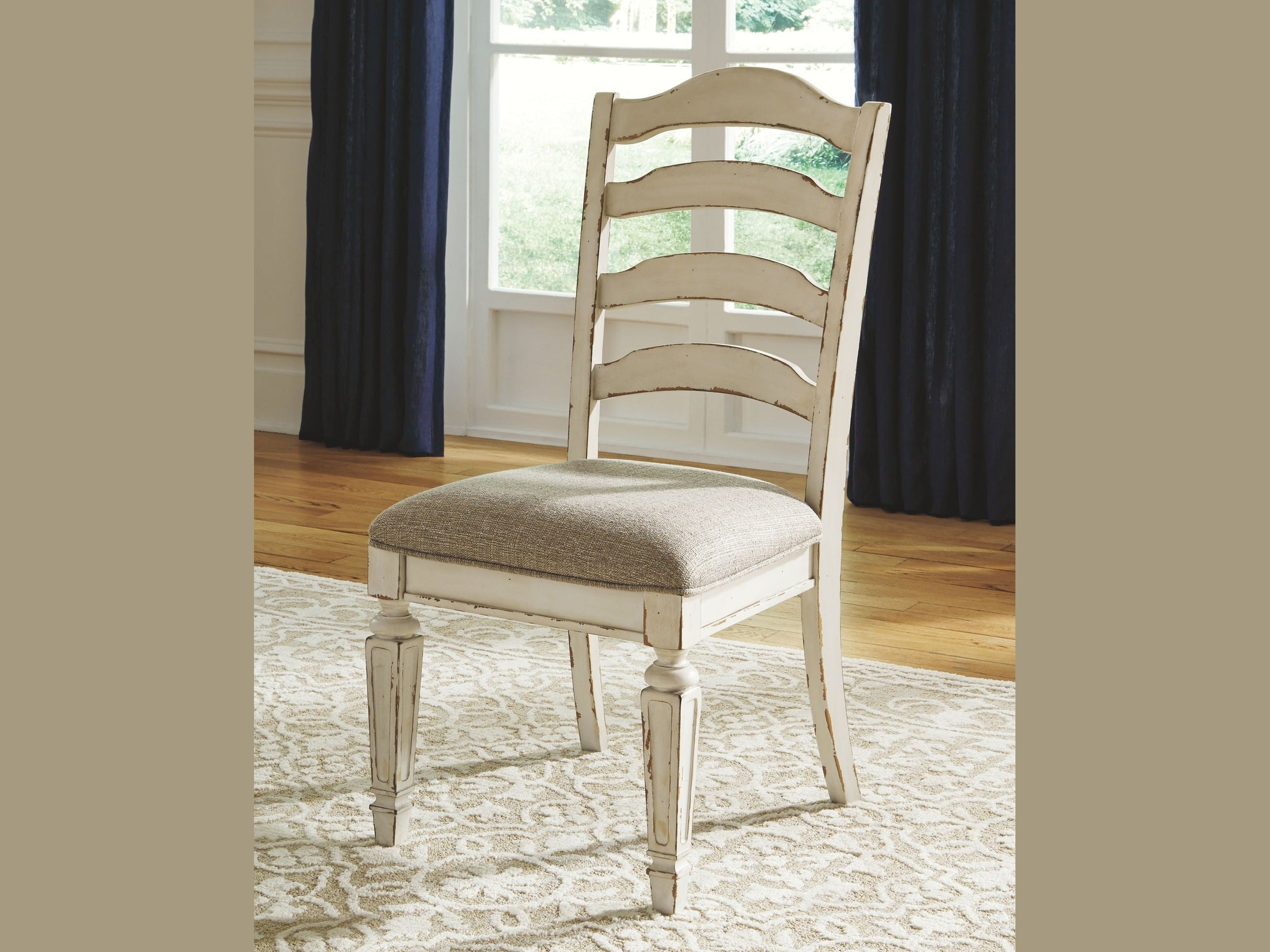 Realyn - Rectangular Dining Table Set