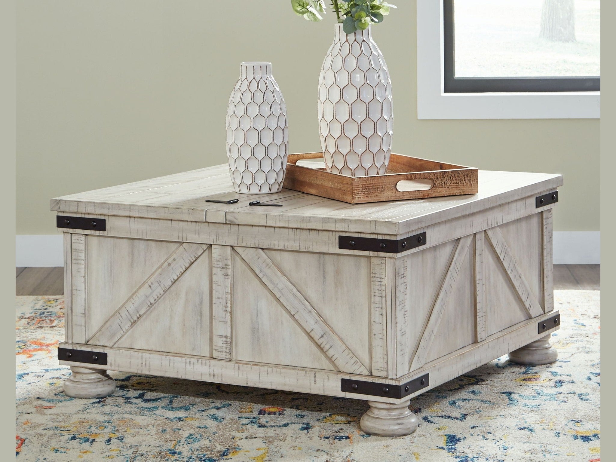 Carynhurst - Cocktail Table with Storage - Whitewash