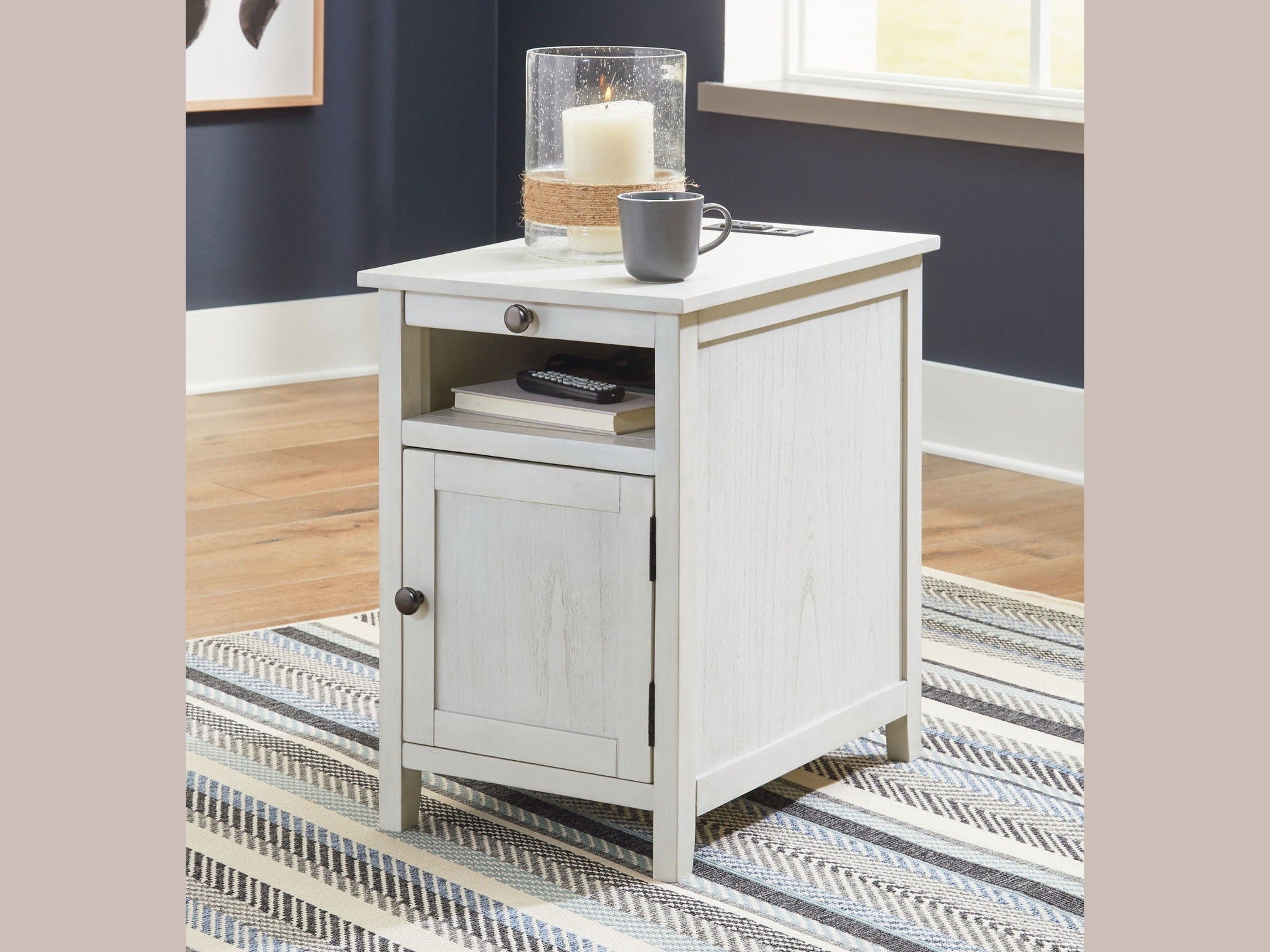 Treytown - Chair Side End Table