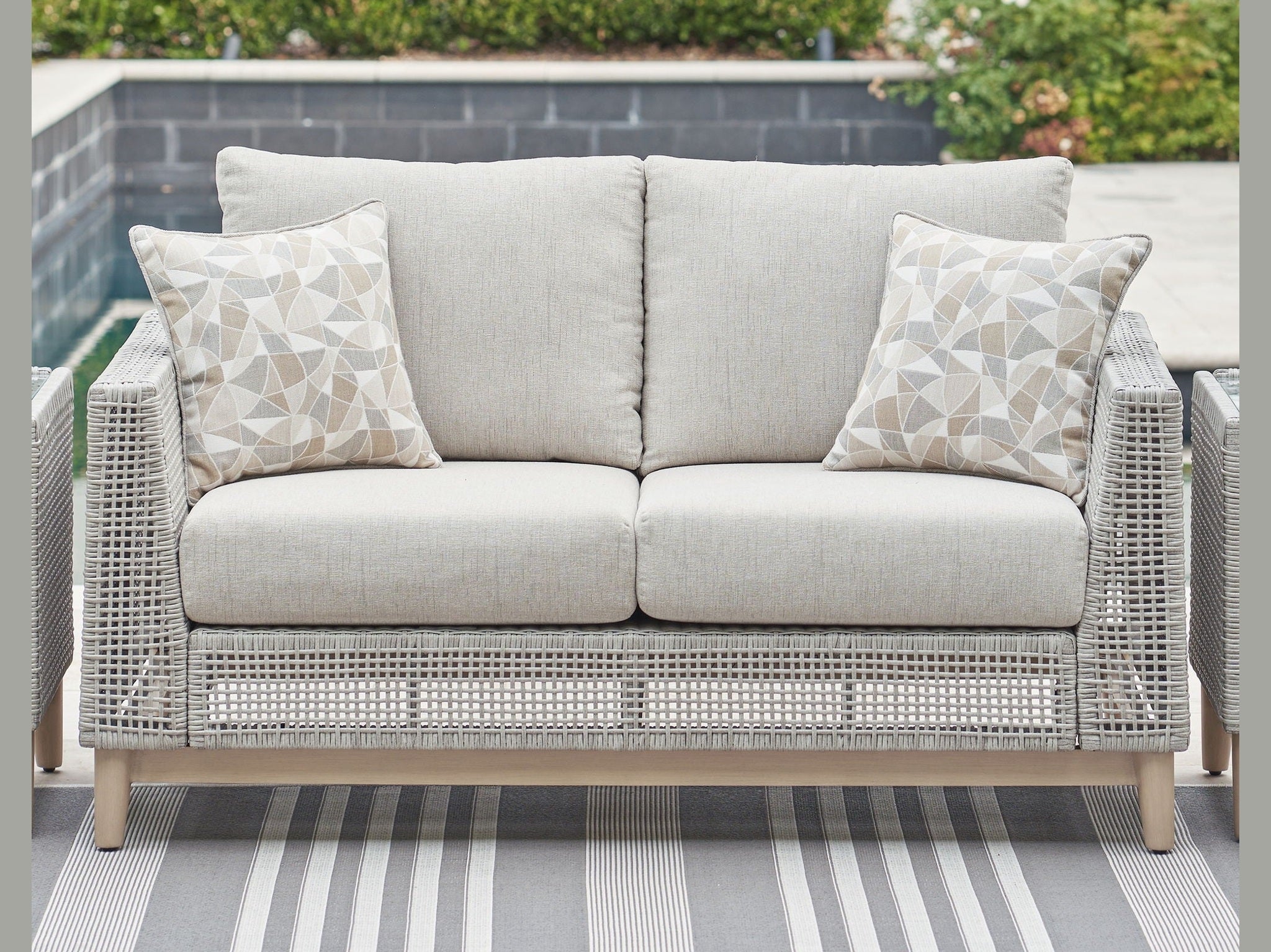 Seton Creek - Loveseat With Cushion - Gray