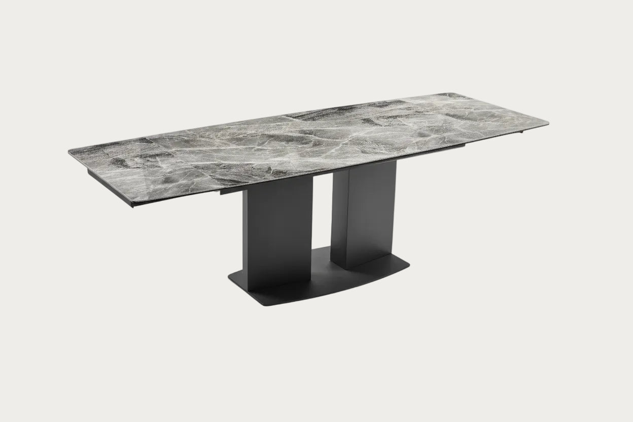 Grand Extendable dining table