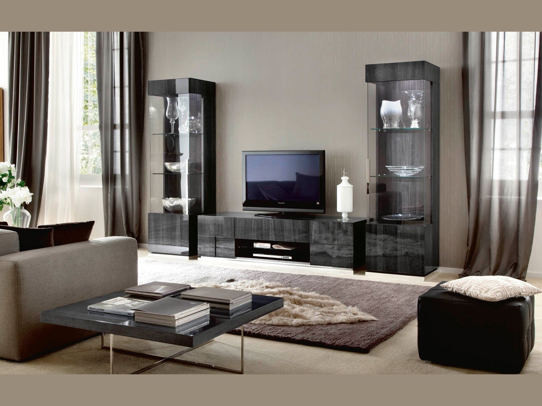 Monte Carlo TV Stand