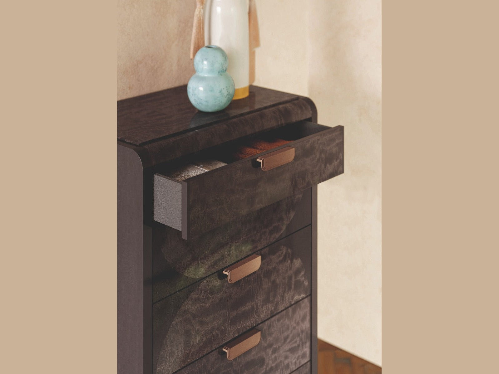 NYX Modern 5-Drawer Chest